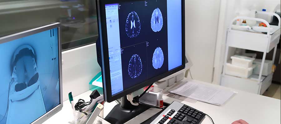 looking for mri courses for radiologists